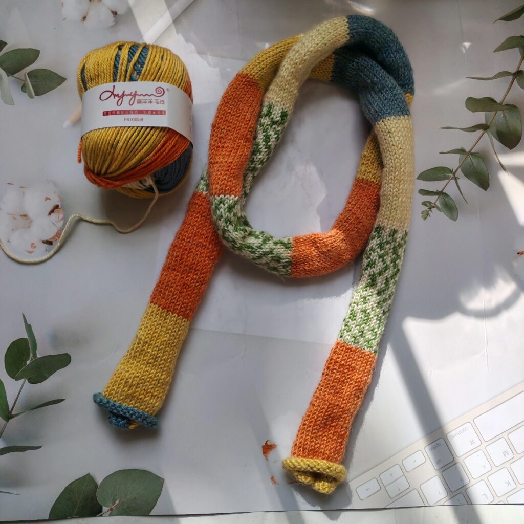 hand-crank-knitting-machine-narrow-scarf-wool-diy-gift