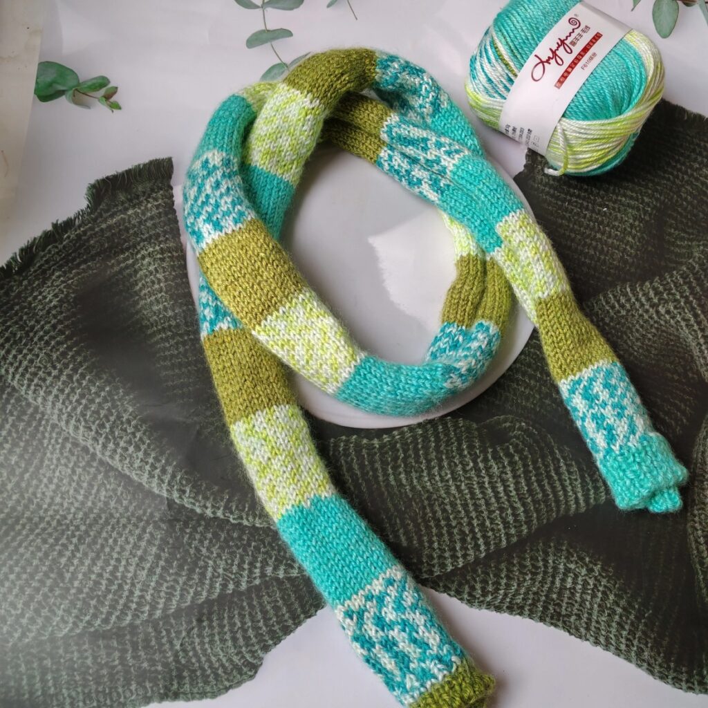 hand-crank-knitting-machine-narrow-scarf-wool-diy-gift