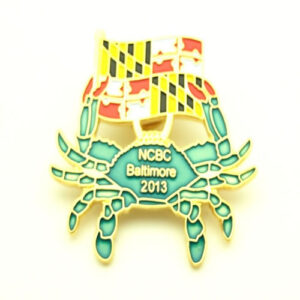 Custom-made-Crab-Animal-Soft-Enamel-Golden-Pin-Badge-Lapel-pin-1