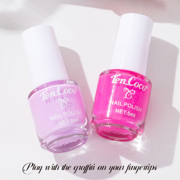 peel-off-water-based-nail-polish-bottle-detail