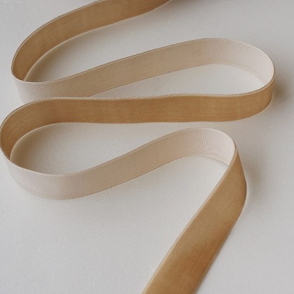 christmas-silver-festive-ball